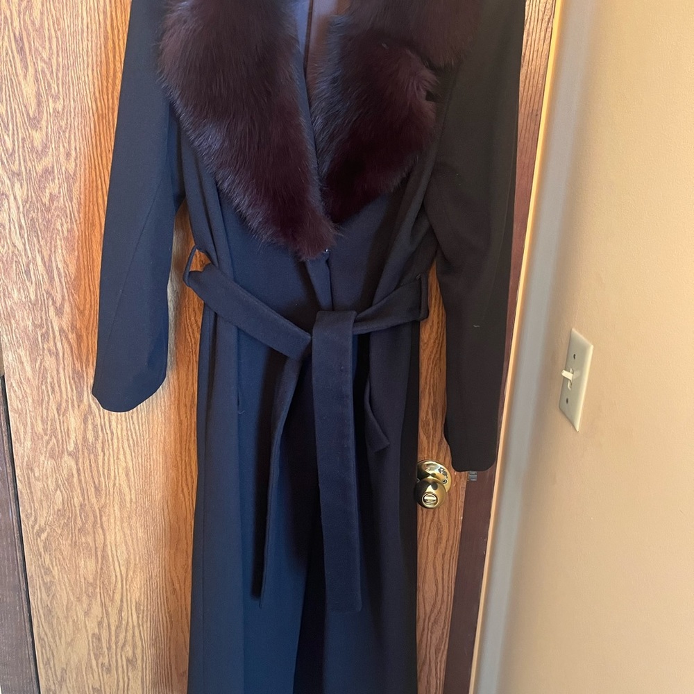 Stunning Brown Vintage Pure Wool Maxi Coat with Fox Fur Collar